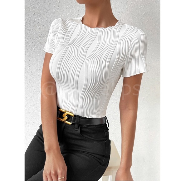 Textured White Short Sleeve Fitted Tee Shirt Top - Picture 7 of 10